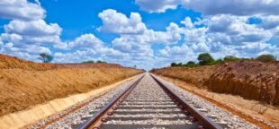 caminhos para o desenvolvimento econômico no Brasil com iniciativas de investimento e valorização.