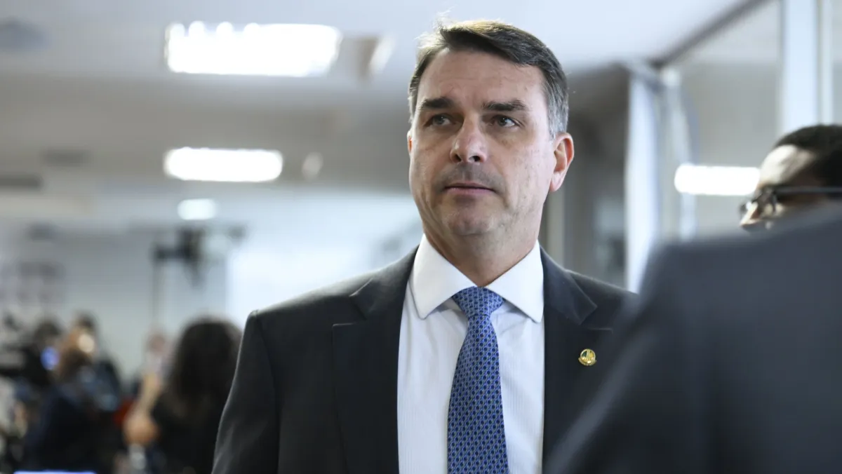 Plano de Flávio ameaça aposentadorias, saúde e educação
