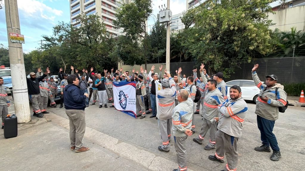 Os trabalhadores do setor elétrico estão mobilizados. Acompanhe as últimas notícias sobre a greve no setor elétrico e a campanha salarial. Os trabalhadores do setor elétrico estão mobilizados. Acompanhe as últimas notícias sobre a greve no setor elétrico e a campanha salarial.