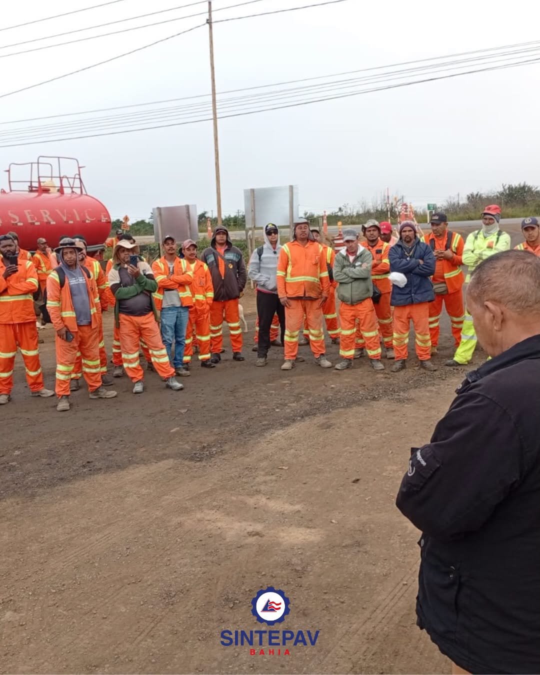 O Sintepav-BA atua em canteiros de obras para discutir demandas e promover assembleias com trabalhadores da construção pesada.