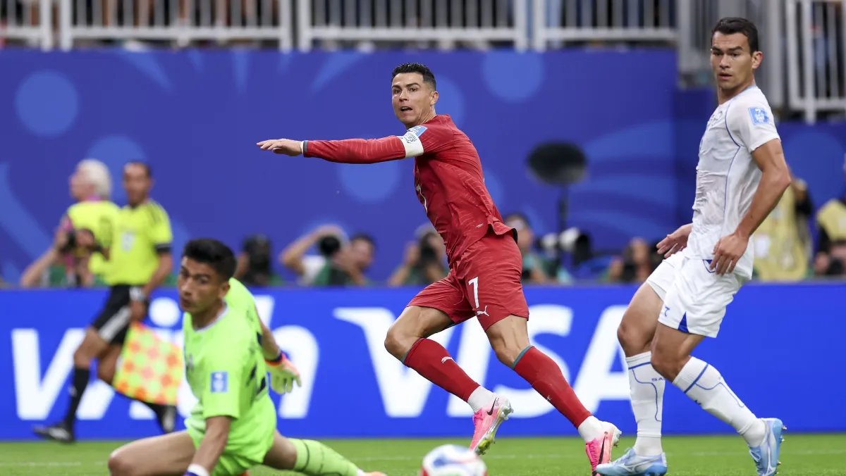 Cristiano Ronaldo brilha e Portugal goleia na Copa