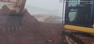 Prefeitura reabre vala e bloqueia acesso à Ponte do Esqueleto