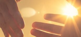 As ações solidárias são fundamentais para apoiar quem precisa. Entenda como o sindicalismo atuante contribui para a comunidade.