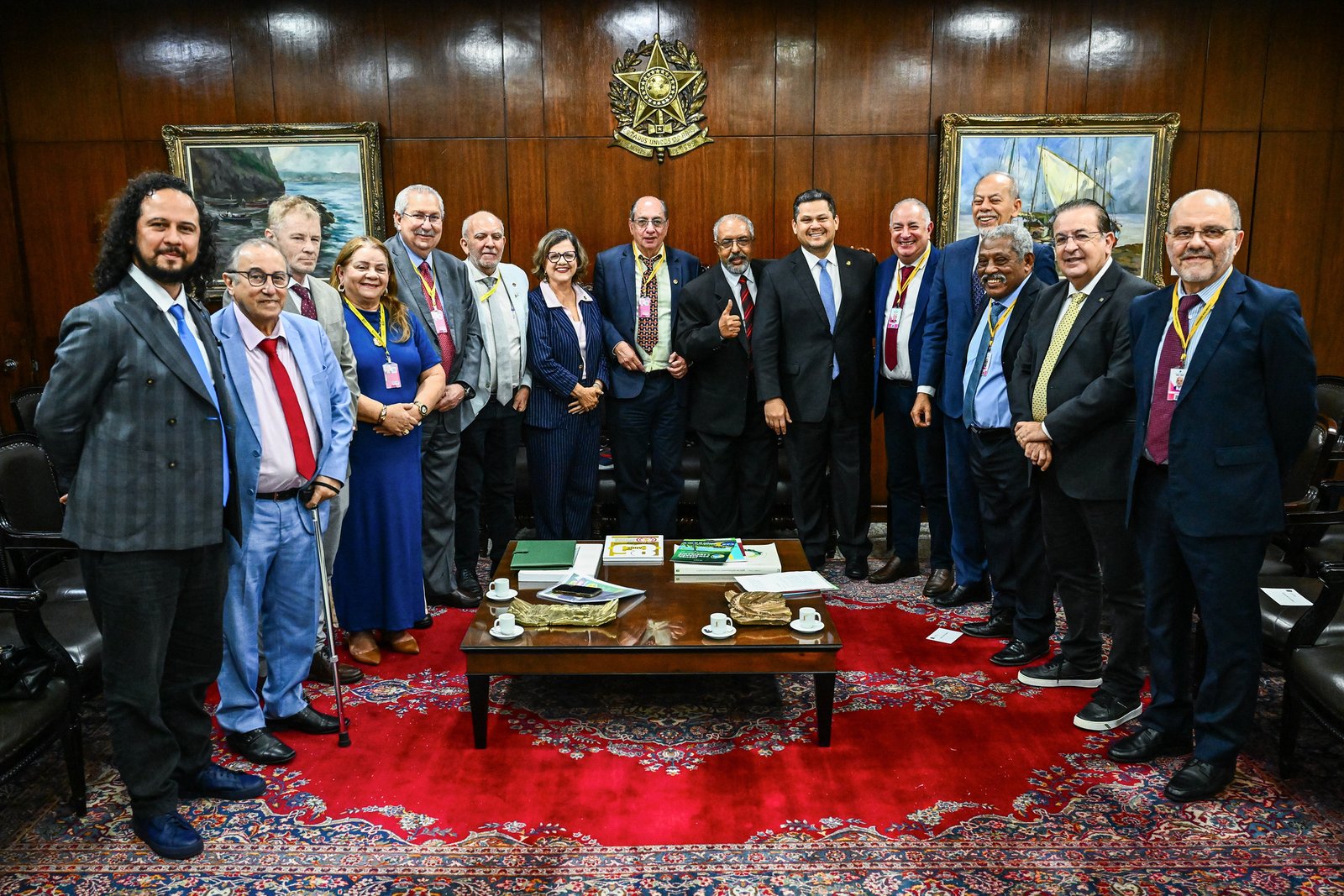 Davi Alcolumbre se encontra com centrais sindicais para discutir a redução da jornada de trabalho com a PEC 221/2019. Foto:Pedro Gontijo/Senado Federal. Davi Alcolumbre se encontra com centrais sindicais para discutir a redução da jornada de trabalho com a PEC 221/2019. Foto:Pedro Gontijo/Senado Federal.