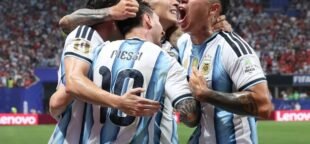 Argentina vira em 14 minutos e avança às quartas da Copa