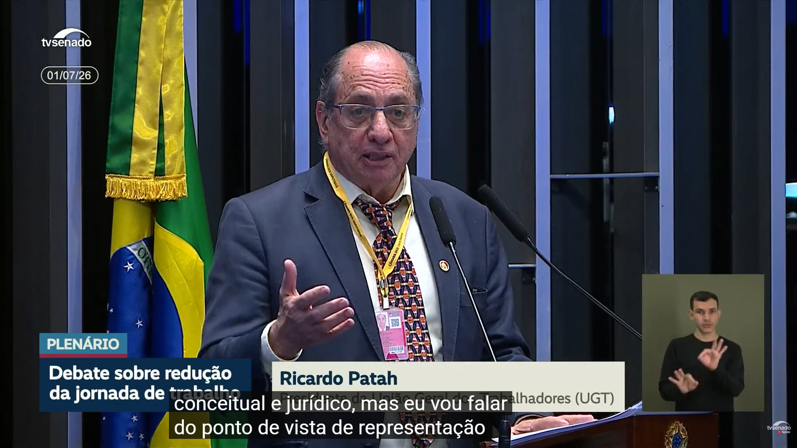 Ricardo Patah, presidente da UGT, fala no plenário
