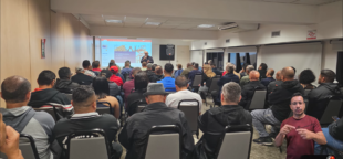O 47º ciclo de debates trouxe especialistas discutindo o impacto do excesso de jornada e saúde dos trabalhadores.