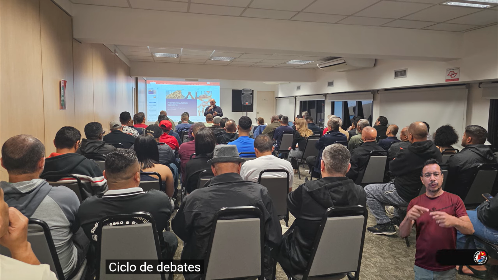 O 47º ciclo de debates trouxe especialistas discutindo o impacto do excesso de jornada e saúde dos trabalhadores.