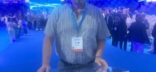 Márcio Ferreira participou do Congresso da UIL em Pádua, destacando a importância da união entre trabalhadores e sindicatos.