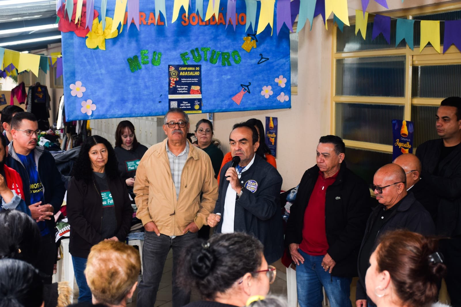O Varal Solidário ajudou mais de 150 pessoas em Guarulhos com agasalhos e roupas. Conheça o impacto dessa iniciativa solidária.