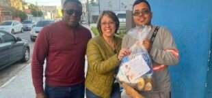 Sindicato entrega Cesta Cegonha e apoia famílias eletricitárias