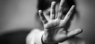 A violência contra as crianças é um tema urgente que exige a atenção de todos.
