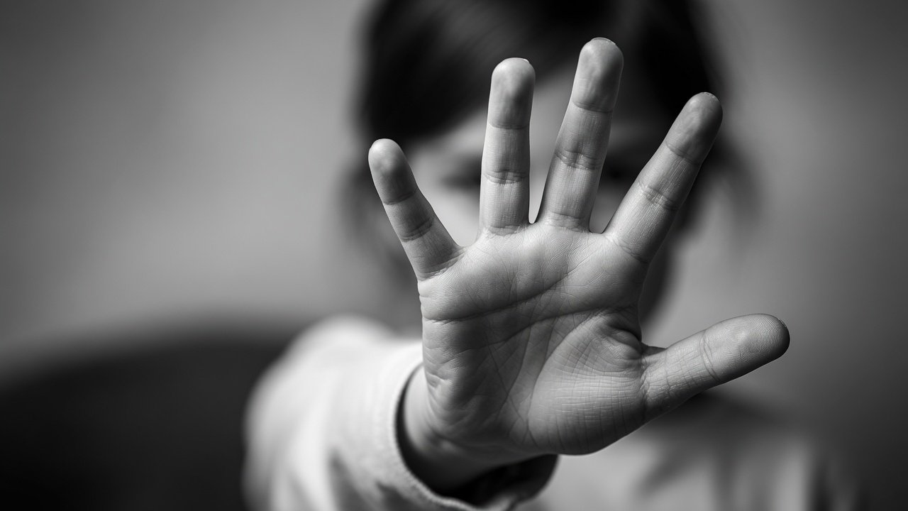 A violência contra as crianças é um tema urgente que exige a atenção de todos.