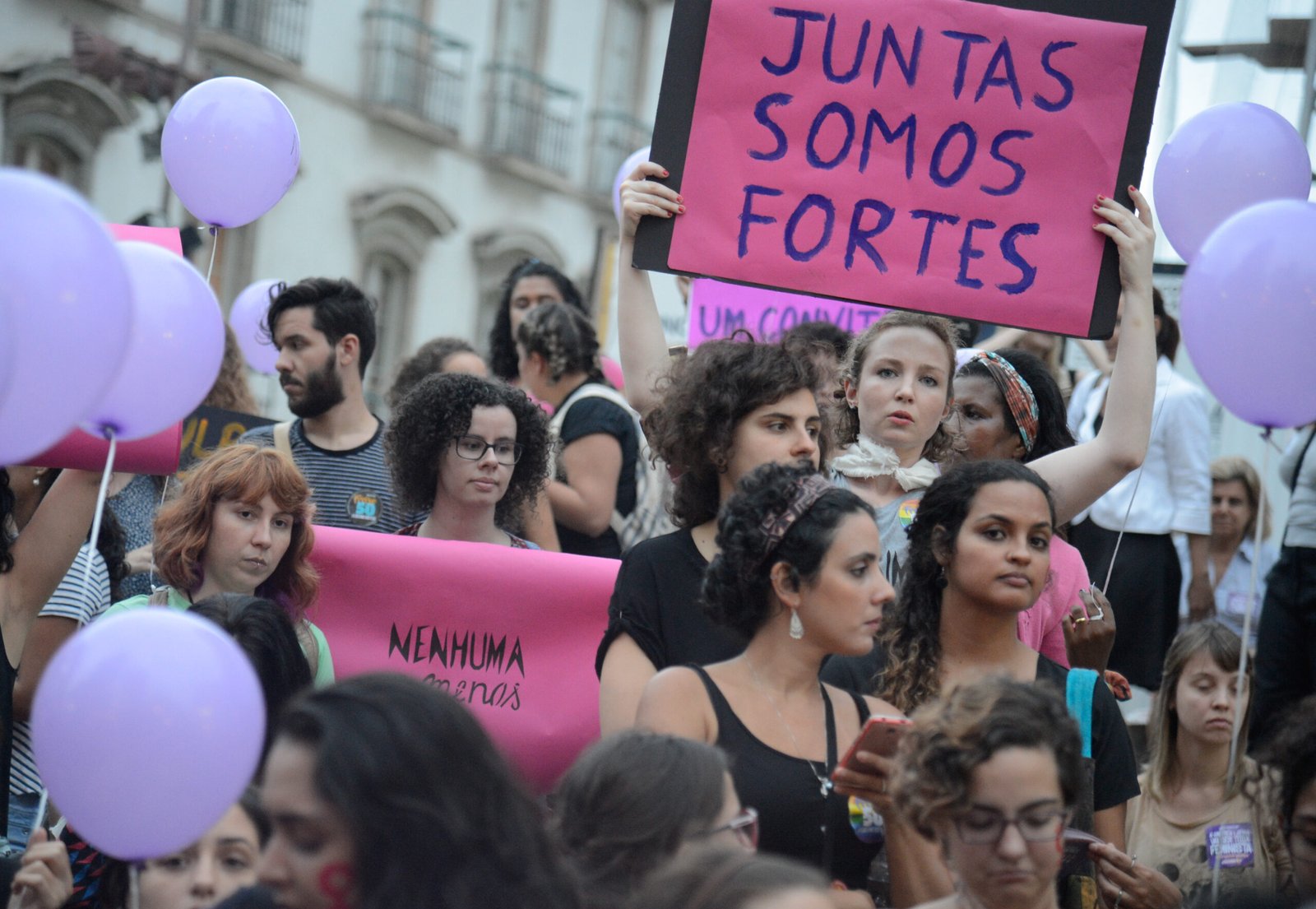 O feminicídio é uma realidade alarmante ligada a ideologias como o trumpismo. Manifestação feminista no Rio Arquivo/Fernando Frazão/Agência Brasil