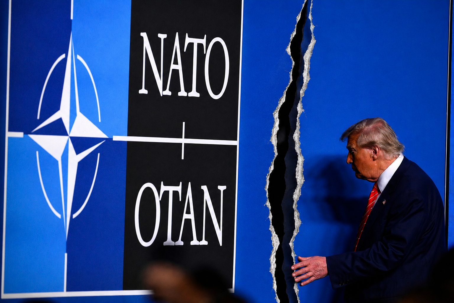 Ao questionar a OTAN, retirar-se de acordos climáticos e impor tarifas agressivas, a Era Trump busca retomar uma soberania absoluta que ignora a interdependência sistêmica do mundo contemporâneo. Imagem: foto de John Thys / AFP modificada por IA