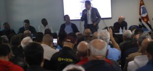 Haddad debate indústria com metalúrgicos de São Paulo