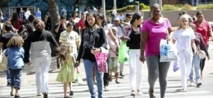 Pesquisa revela que brasileiros buscam equilíbrio entre autonomia e segurança nas condições de trabalho. Saiba mais.