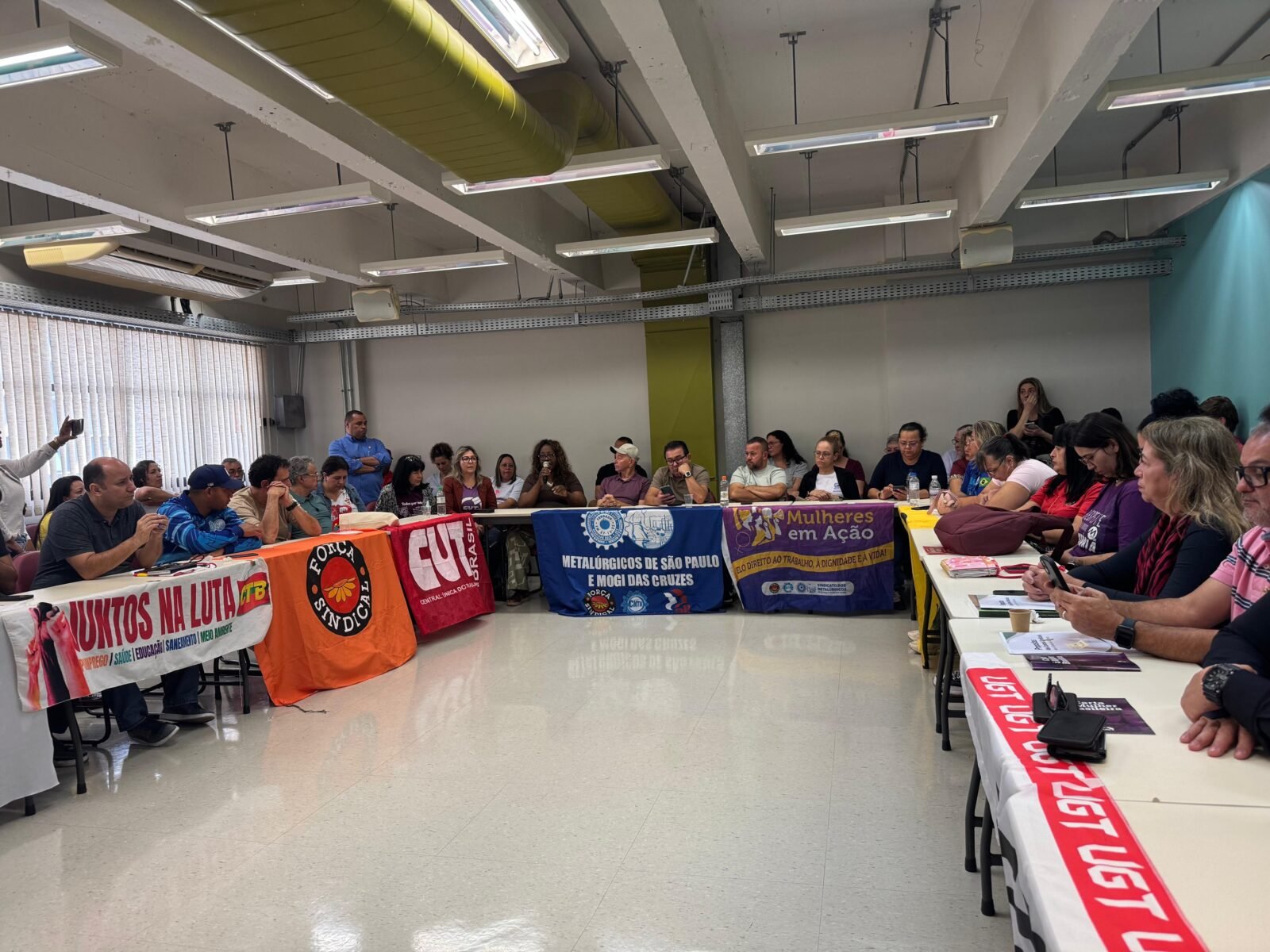 Sindicalistas apresentam pautas a Simone Tebet em São Paulo