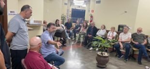 Aposentados da Pirelli expressam preocupações sobre o triplo do valor do convênio médico na reunião com o SINTRABOR.