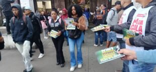 Centrais fazem manifestação no Brás pelo fim da escala 6x1