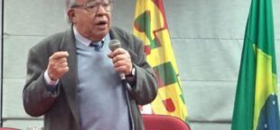 A trajetória de José Carlos Arouca na Justiça do Trabalho impactou gerações. Conheça sua contribuição ao Direito Sindical.
