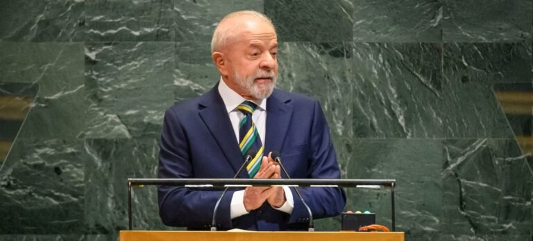 O presidente Luiz Inácio Lula da Silva, do Brasil, discursa no Debate Geral da 80ª sessão da Assembleia Geral. ONU/Loey Felipe