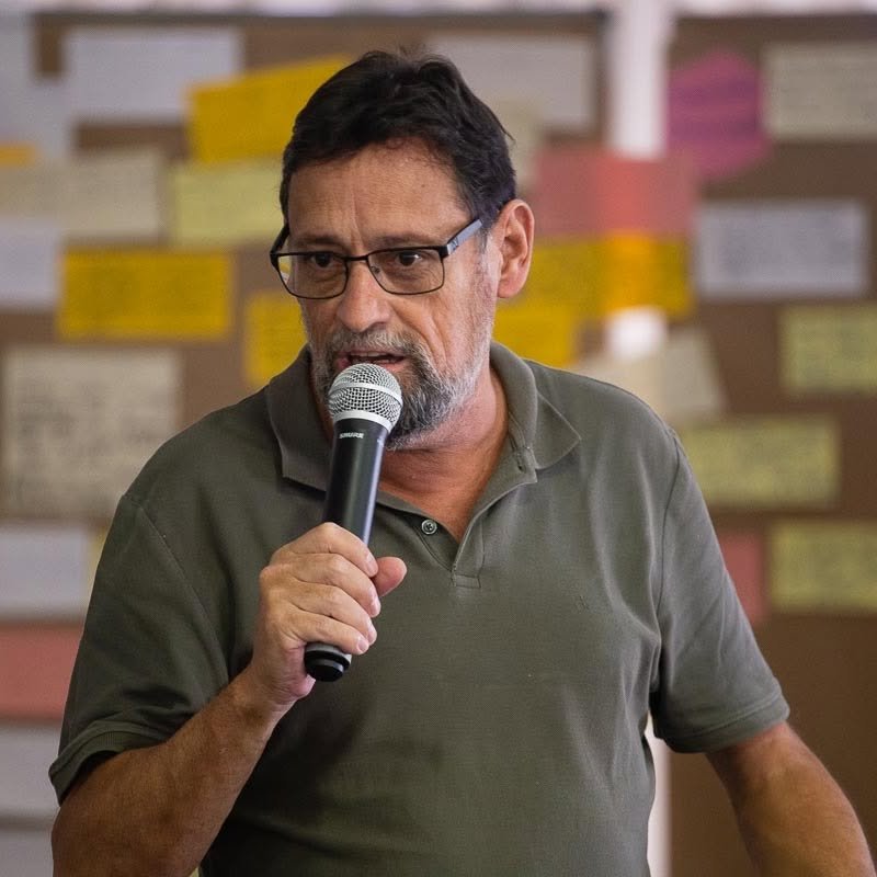 Artur Henrique, ex-presidente da CUT, faleceu aos 66 anos. Conheça sua trajetória e contribuições para o movimento sindical.