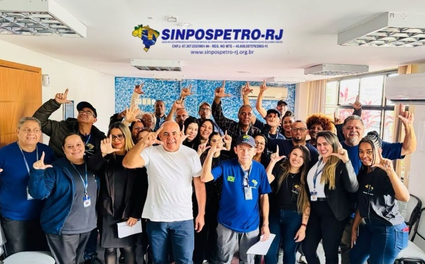 Sinpospetro RJ debate estratégias por avanços para a categoria
