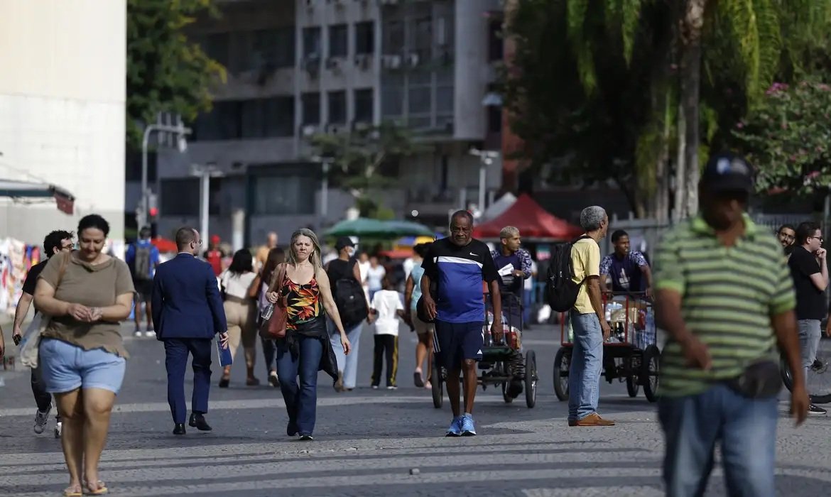 Dieese avalia os avanços e desafios do Brasil através de indicadores que mostram a evolução do emprego e da economia. Foto: Fernando Frazão/Agência Brasil Dieese avalia os avanços e desafios do Brasil através de indicadores que mostram a evolução do emprego e da economia. Foto: Fernando Frazão/Agência Brasil