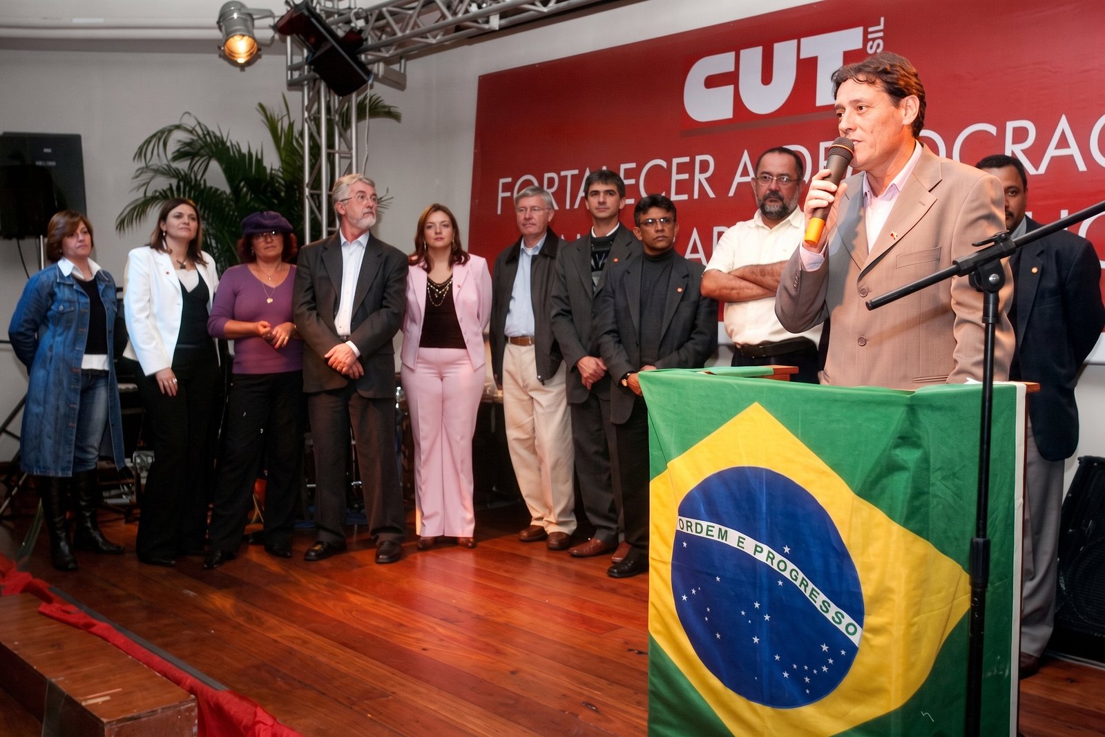 Artur Henrique ao assumir a presidência da CUT