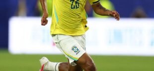 Rayan marca no fim e Brasil empata com Austrália