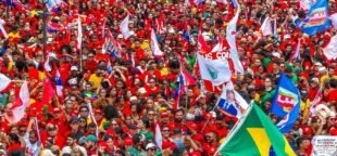 A vitória contra o fascismo está nas ruas. Entenda a importância das manifestações na luta contra o bolsonarismo. Foto: Facebook Lula.
