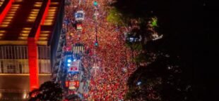 Apoiadores comemoram eleição de Lula na Avenida Paulista no dia 25 de outubro de 2026. Foto: Facebook Lula.