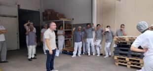 Os trabalhadores da Segredo Mineiro em Nova Odessa celebram acordo coletivo com benefícios e reajuste acima da inflação!