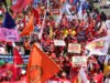 Os dados sobre sindicalização revelam uma recuperação lenta no Brasil. Explore as estatísticas e o futuro dos sindicatos. 1º de Maio: Centrais sindicais realizam marcha na Esplanada dos Ministérios em 29/04/2025. Foto: Fabio Rodrigues-Pozzebom/ Agência Brasil